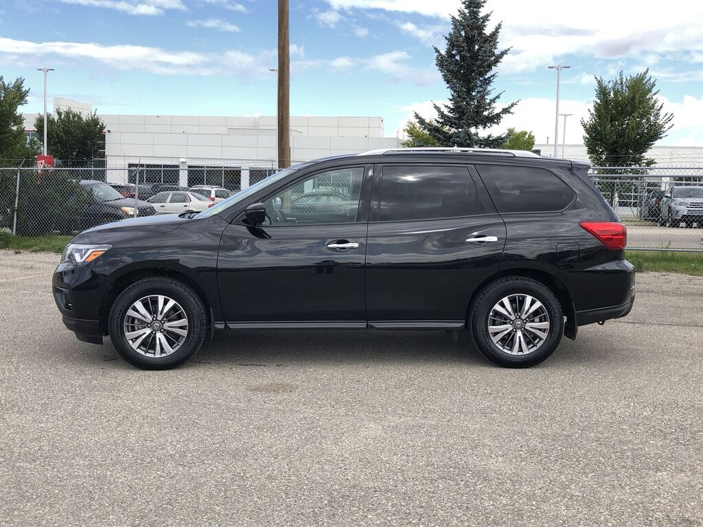 Pre-Owned 2019 Nissan Pathfinder SV Tech / 7 Passenger / 4x4 / Back up ...